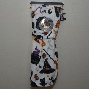 NWT Broom & Co Witchy Cauldron Wand Throw Blanket  50x70 Treat Bag Included